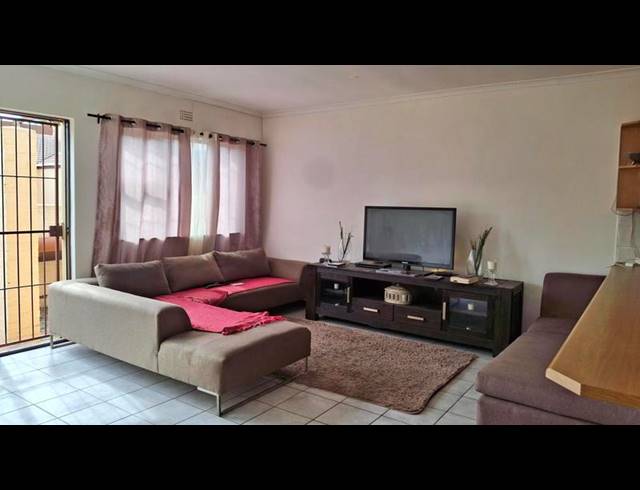 2 BEDROOM PROPERTY TO RENT IN SILVER OAKS